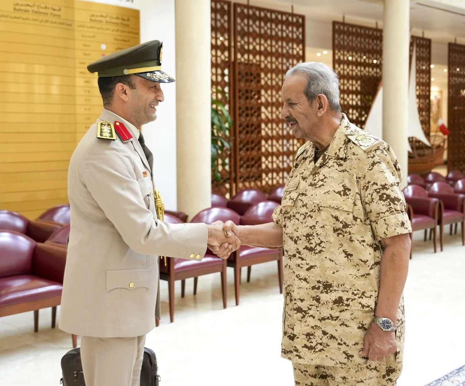 البحرين – القائد العام يستقبل ملحق الدفاع المصري بالبحرين ويشيد بالعلاقات الأخوية
