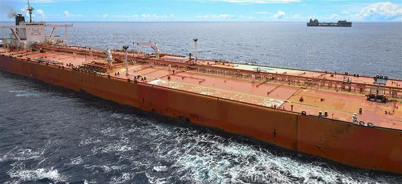 القوات الأمريكية تعترض ناقلة ثانية مرتبطة بإيران في المياه الدولية 