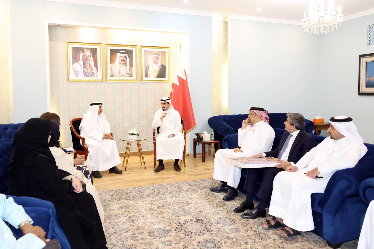 محافظ العاصمة يؤكد أهمية تعزيز التنسيق مع مجلس أمانة العاصمة للارتقاء بالخدمات المقدمة للأهالي 