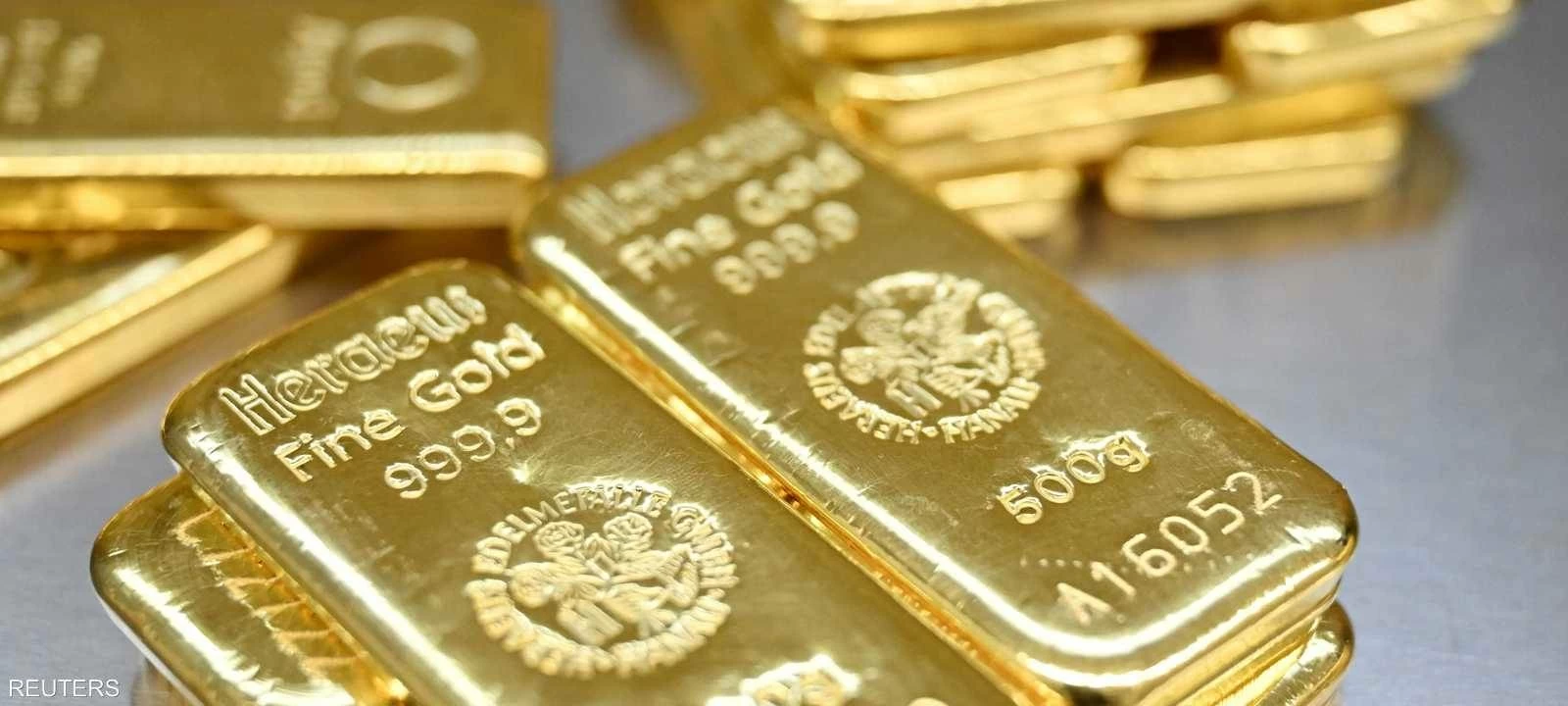 الذهب يرتفع مع تراجع النفط عقب تمديد الهدنة مع إيران 