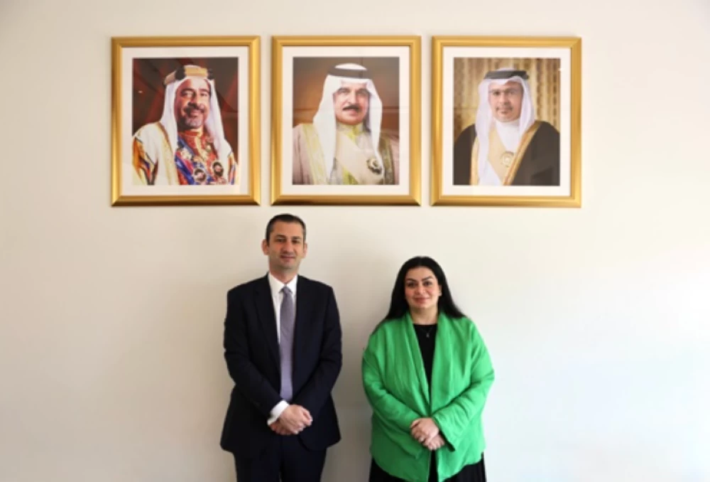 منيرة الدوسري تستقبل سفير قبرص لدى البحرين 