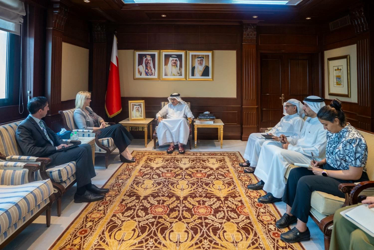 وزير الخارجية يستقبل سفيرة الولايات المتحدة ويؤكد على عمق العلاقات التاريخية بين البلدين 