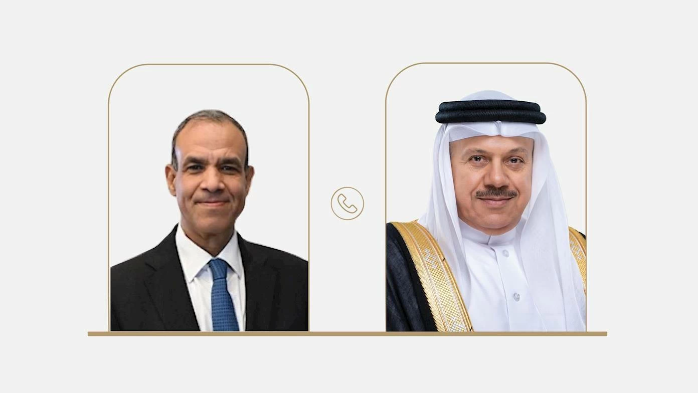 وزير الخارجية يتلقى اتصالا هاتفياً من وزير الخارجية والتعاون الدولي والمصريين بالخارج في مصر 
