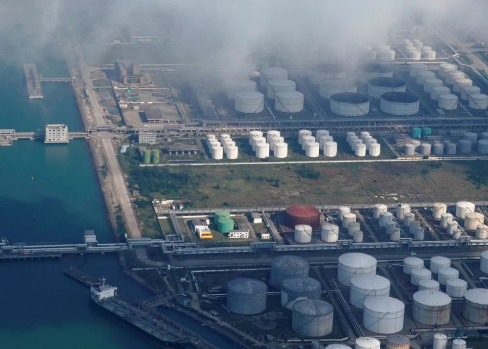 «أسوشيتد برس»: عقوبات أمريكية جديدة تستهدف مصفاة صينية لتورطها في نقل النفط الإيراني 