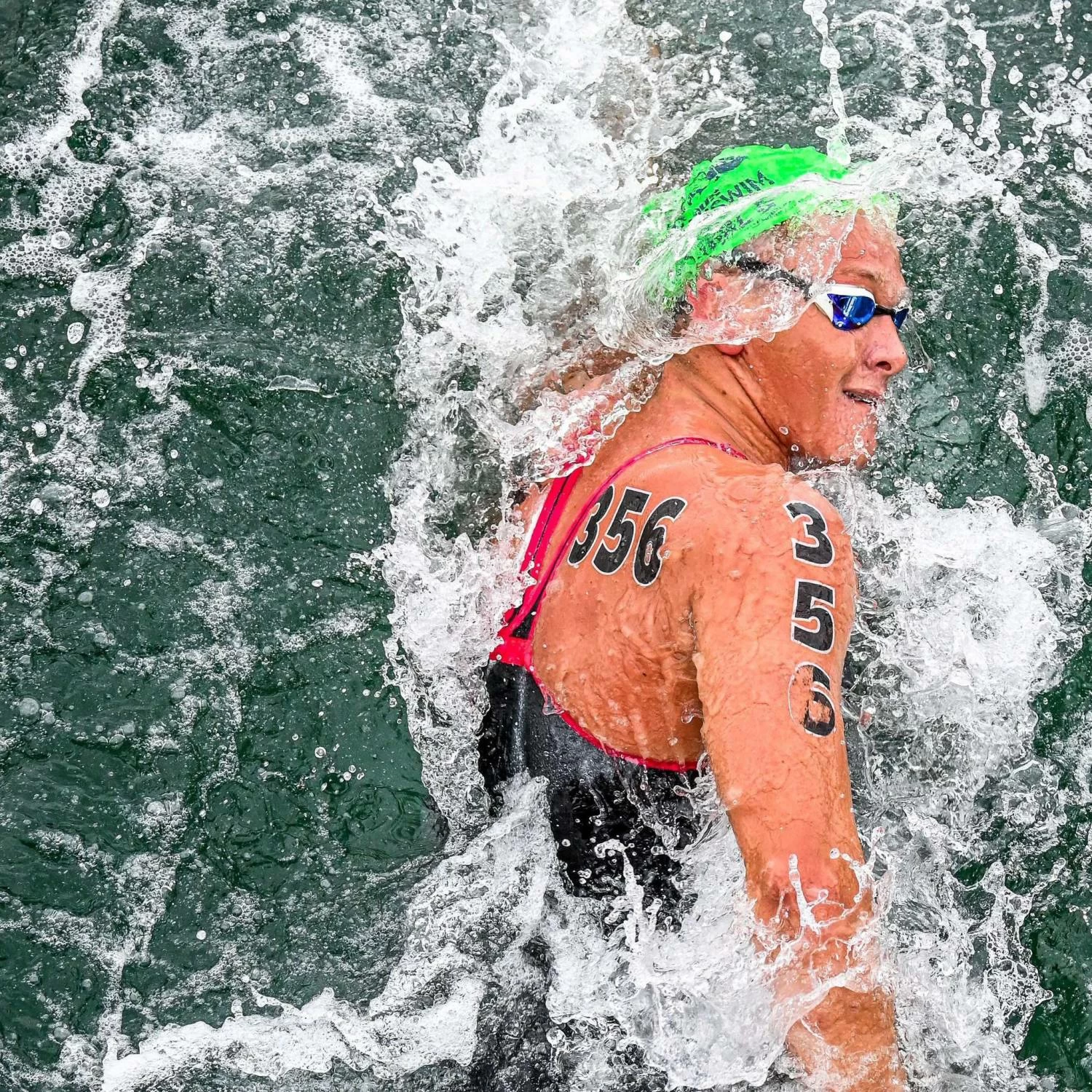 المنتخبنا الوطني للسباحة يبدأ التحدي في المياه المفتوحة 