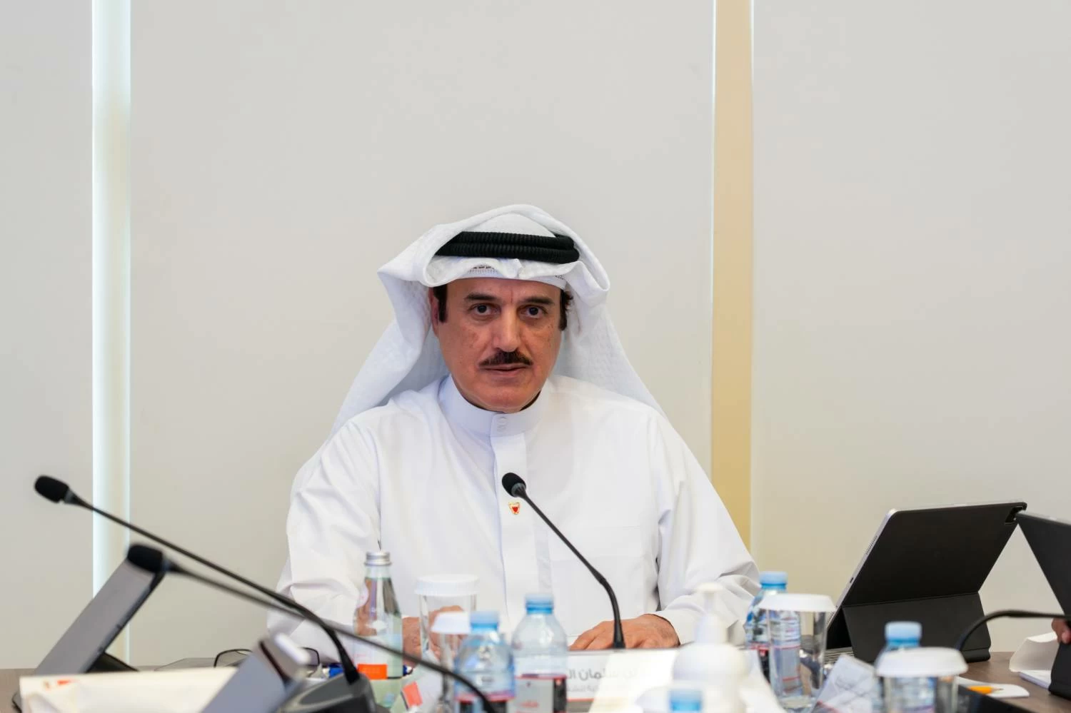 البحرين – وتؤكد اللجنة التنفيذية للشعبة النيابية استمرار الجهود لدعم الموقف البحريني الثابت