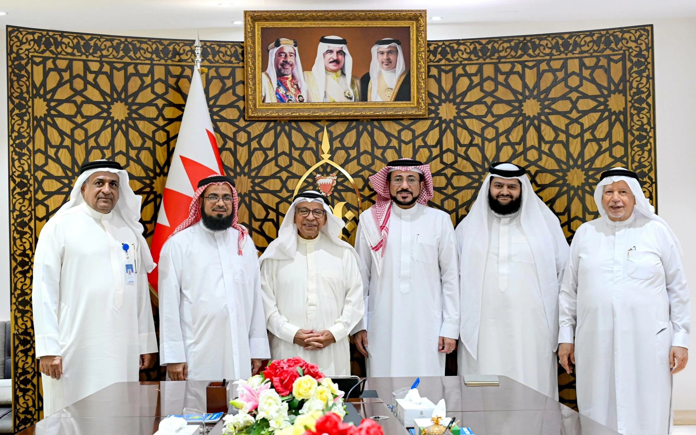 البحرين – رئيس مجلس الأوقاف الجعفرية يستقبل وفداً من كلية عبدالله بن خالد للدراسات الإسلامية