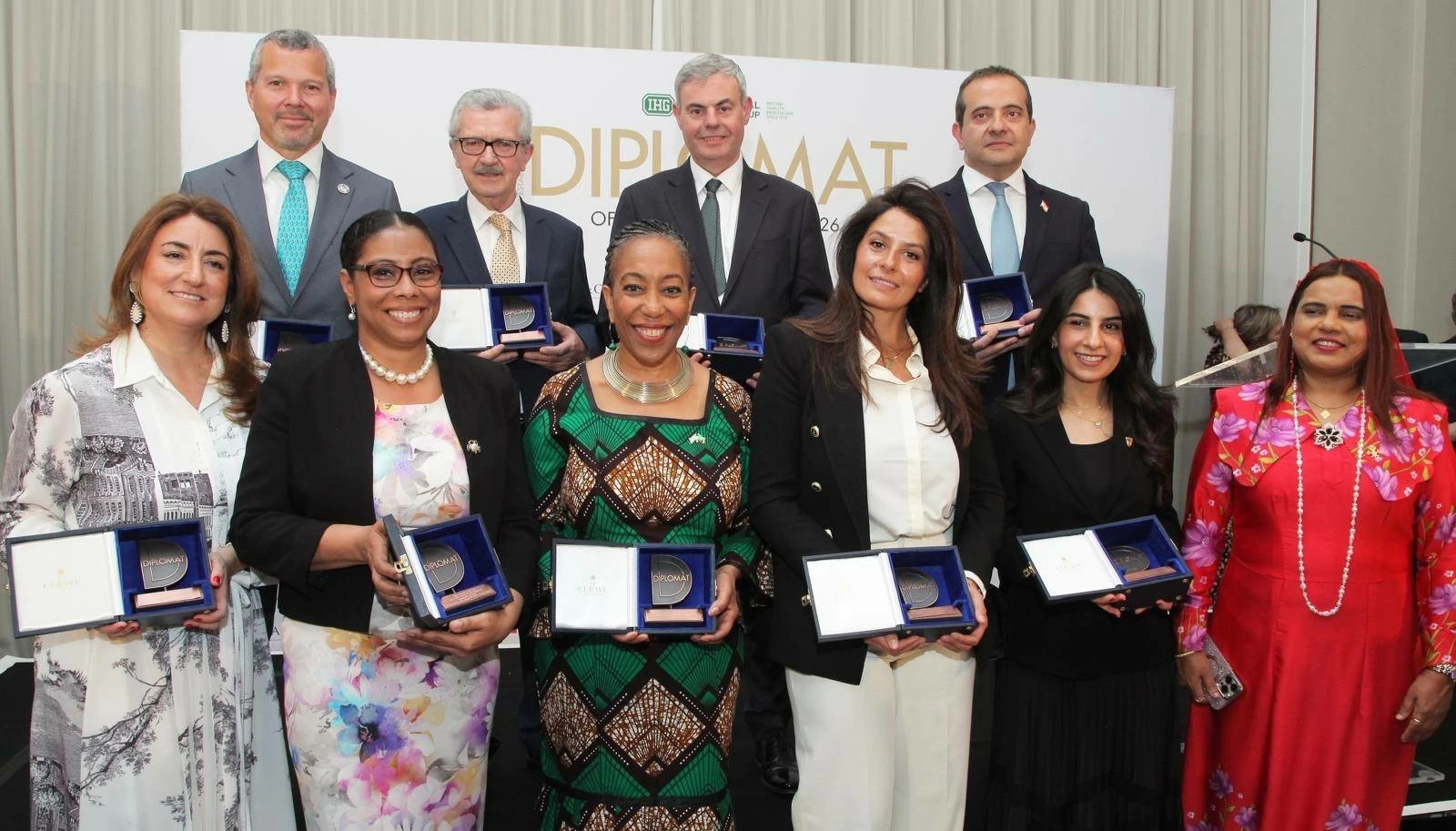 البحرين – هاجر الأمين تفوز بجائزة “الدبلوماسي الشاب لعام 2026”