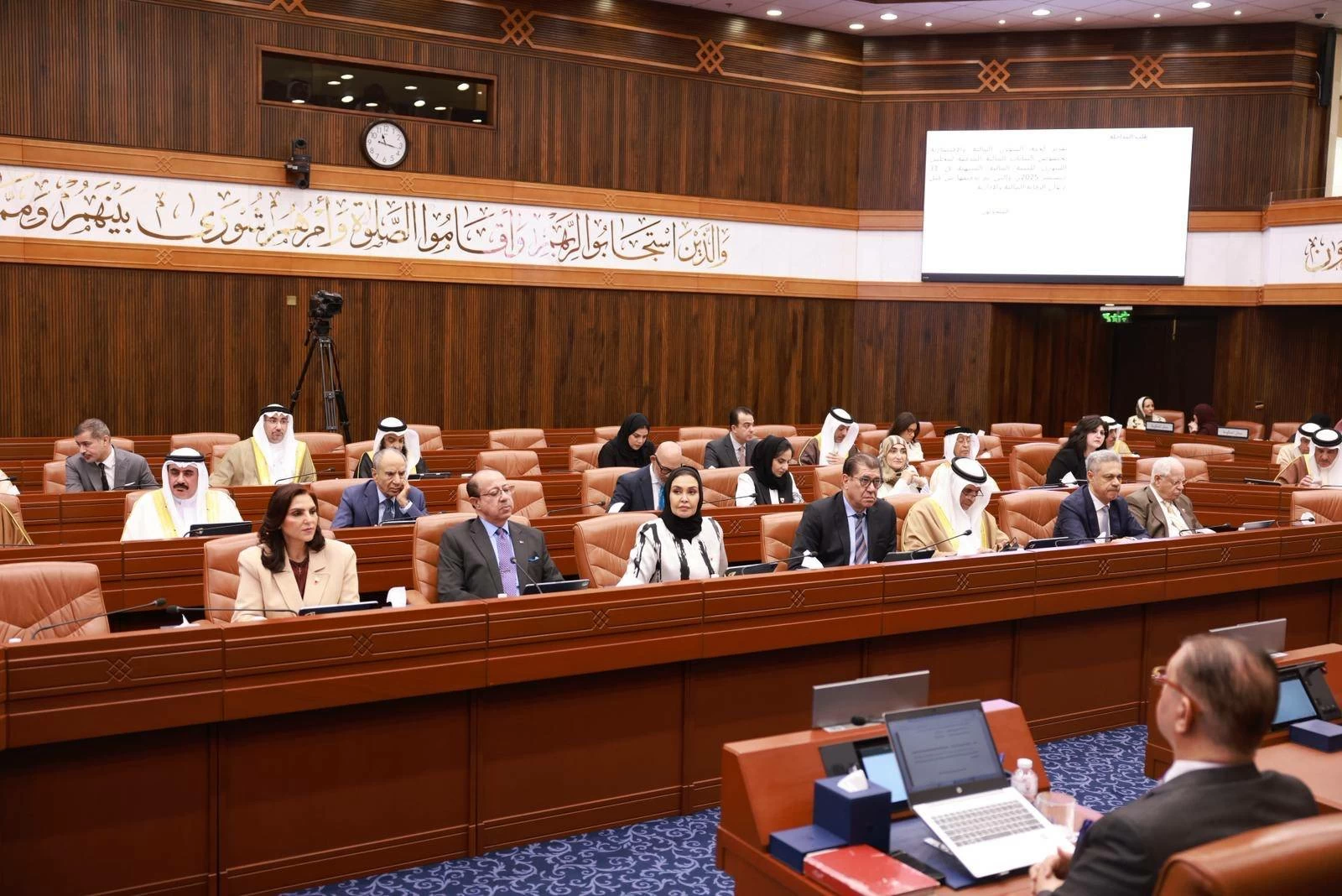 البحرين – “خارجية الشورى” توصي بالموافقة على انضمام البحرين إلى “خفض تلوث السفن والانبعاثات البحرية”