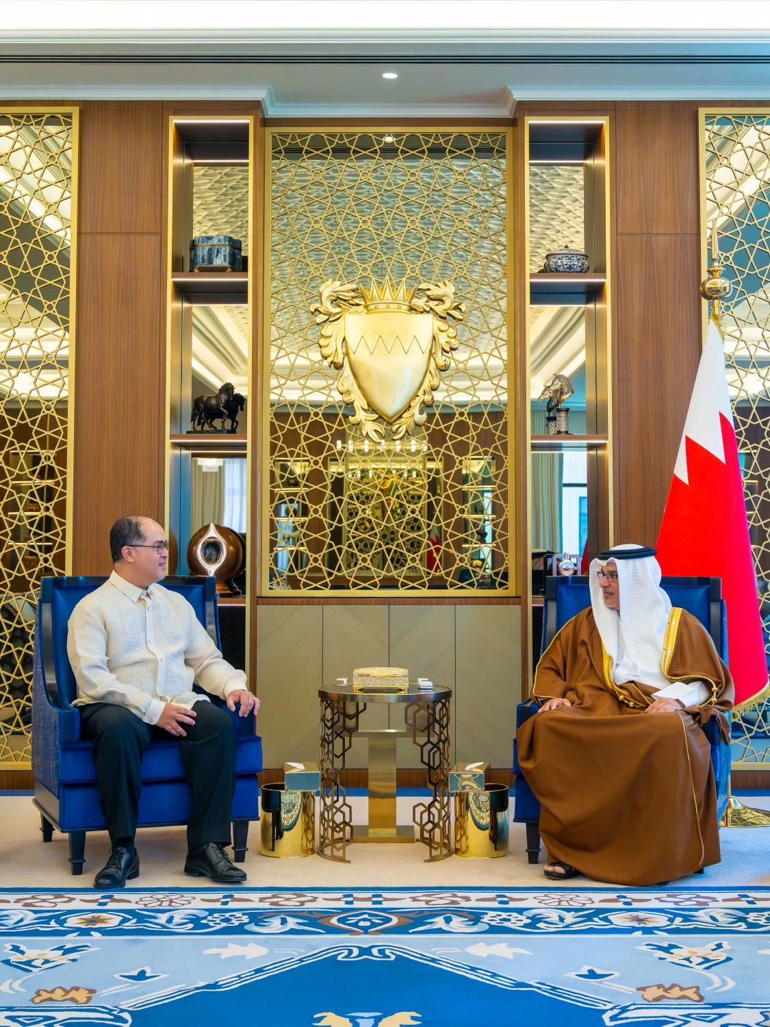 ولي العهد رئيس الوزراء يستقبل سفير الفلبين لدى البحرين بمناسبة تعيينه سفيراً لبلاده لدى المملكة 