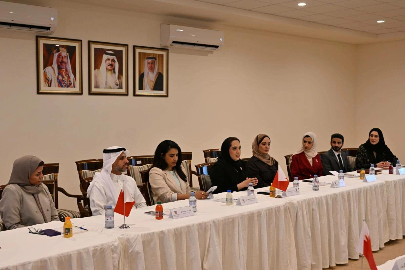 البحرين – وزير الإسكان والتخطيط العمراني يلتقي أعضاء الدفعة الحادية عشرة من برنامج رئيس مجلس الوزراء لتطوير الكوادر الحكومية