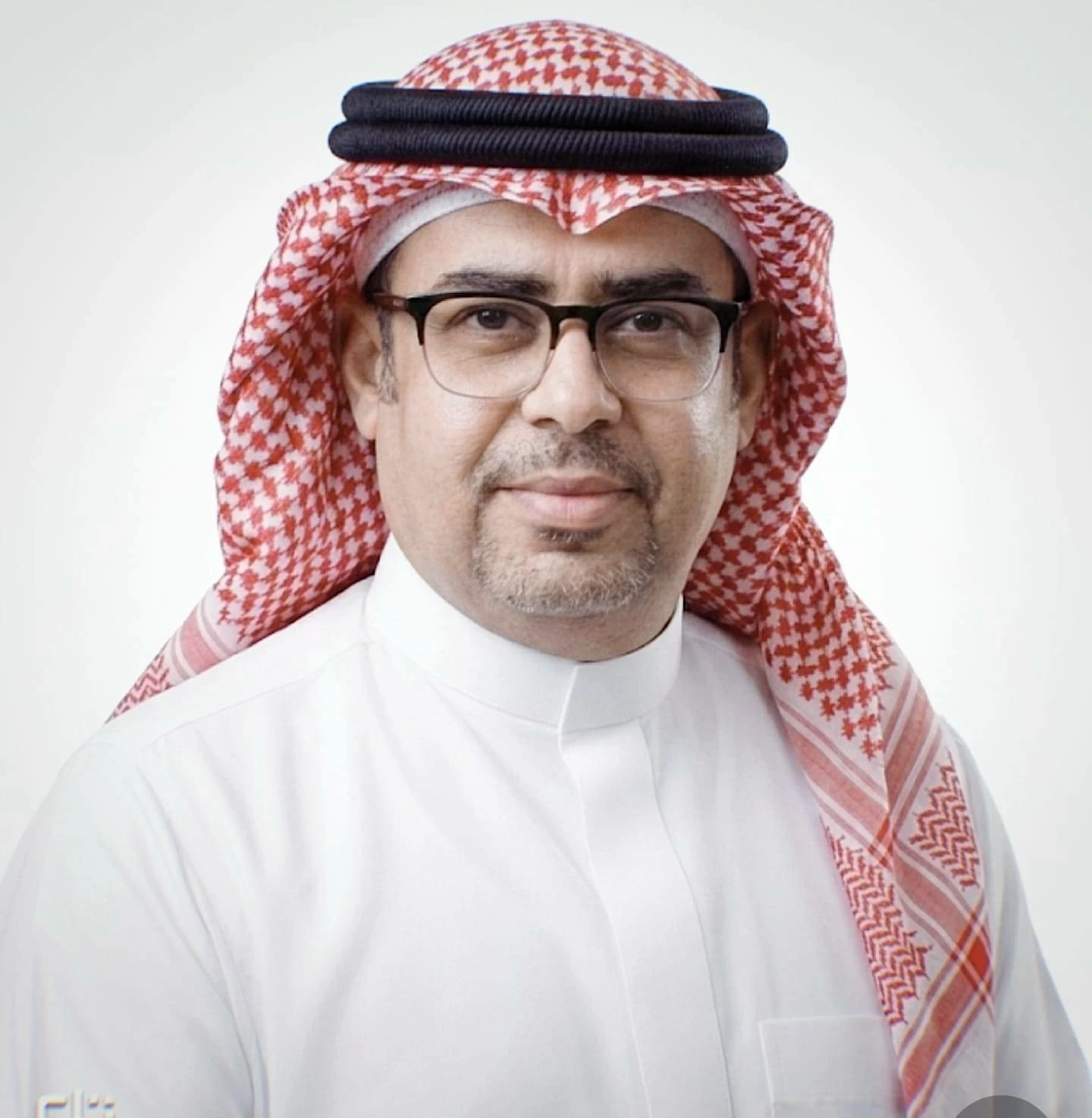 البحرين – «الترمل الرقمي».. عندما يتحول القرب الجسدي إلى غياب إنساني