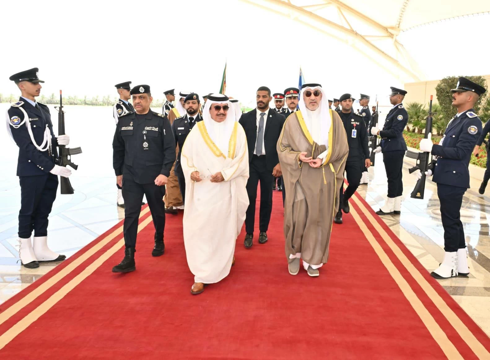 البحرين – وزير الداخلية يزور الكويت ويلتقي ولي العهد ورئيس مجلس الوزراء بالوكالة البحرين – وزير الداخلية يزور الكويت ويلتقي ولي العهد ورئيس مجلس الوزراء بالوكالة