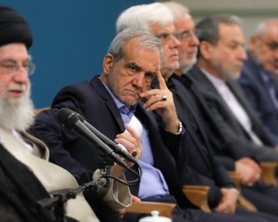 الرئيس الإيراني: تضررنا كثيراً ونواجه أوضاعاً اقتصادية صعبة.. شعبنا في ورطة 