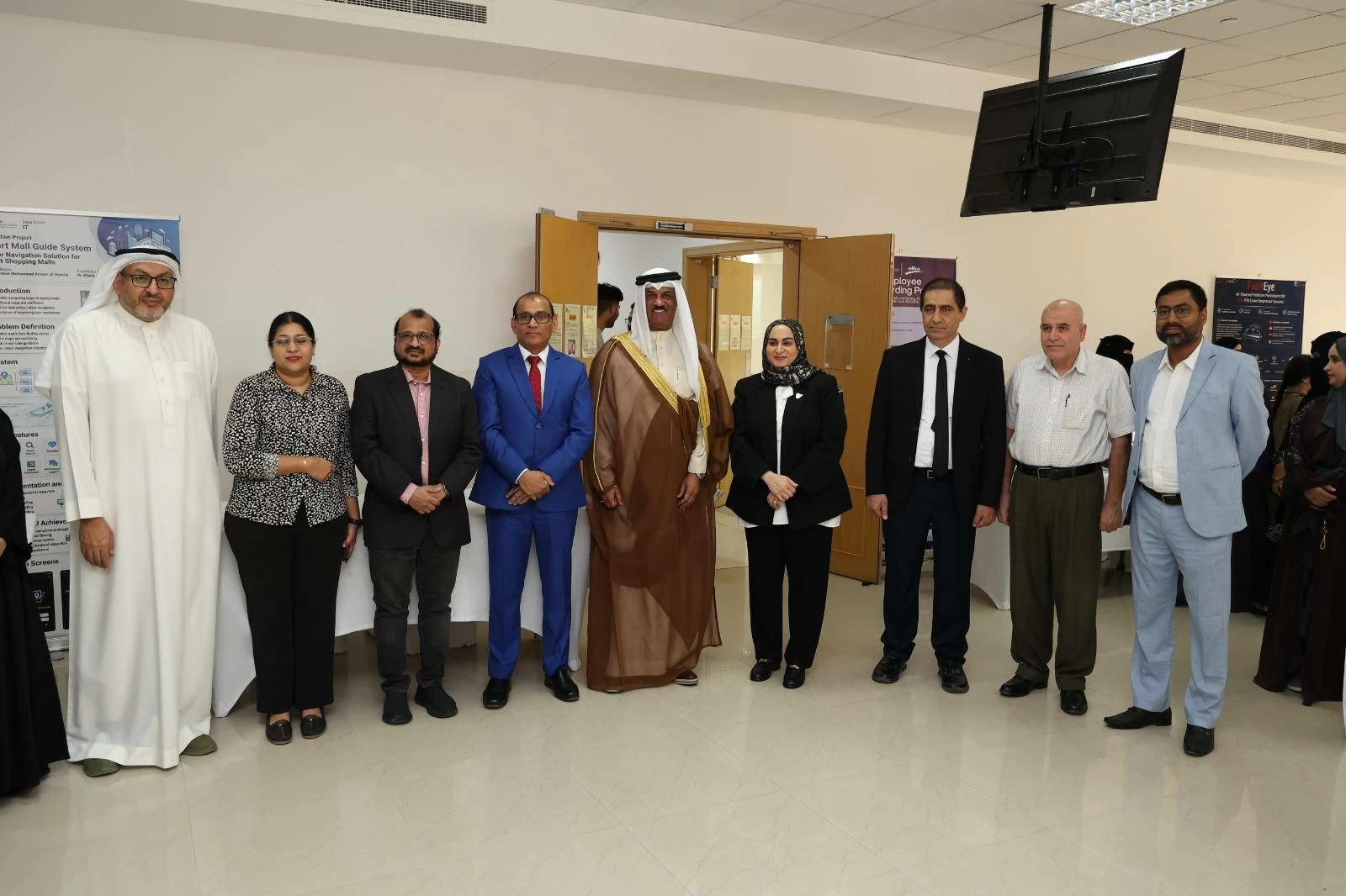 العميد عبدالله علي راشد معنطر يفتتح quot;يوم المهنquot; بالجامعة العربية المفتوحة 