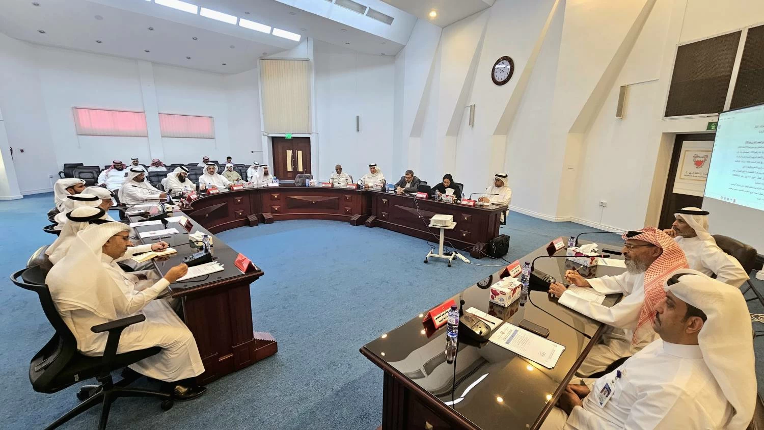 البحرين – «الأشغال» تدرس تطوير مجمع 810 بمدينة عيسى بتوصية من «بلدي الجنوب»