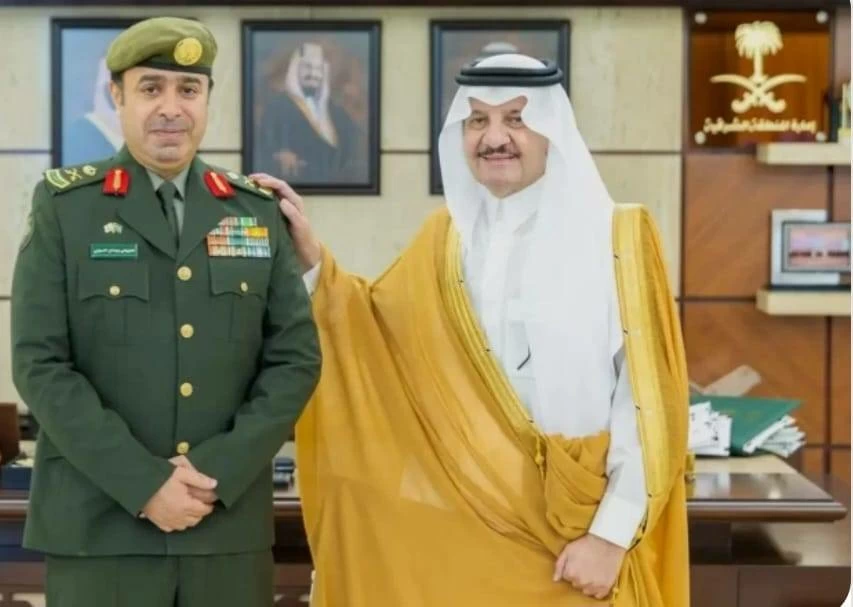 جمال الياقوت يُهنئ مدير عام الجوازات بالشرقية لنيله الثقة الملكية وترقيته إلى «لواء» 
