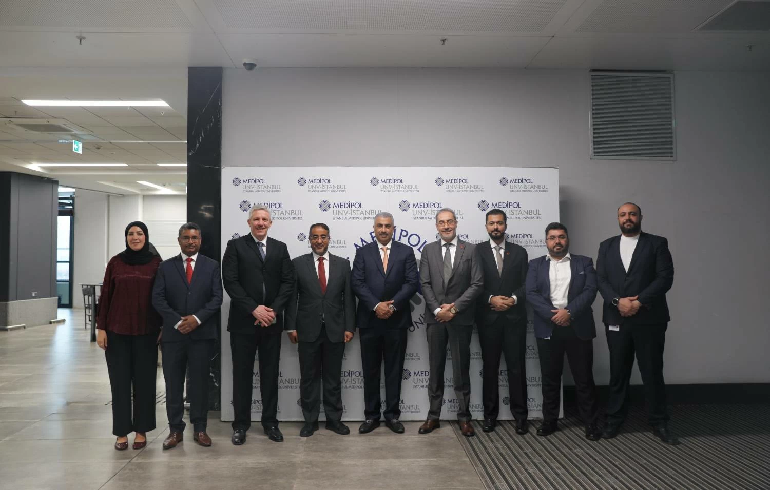 قائد الخدمات الطبية الملكية يطّلع على التجارب والخبرات المتقدمة في مجال الأطراف الصناعية والتأهيل الطبي بتركيا 