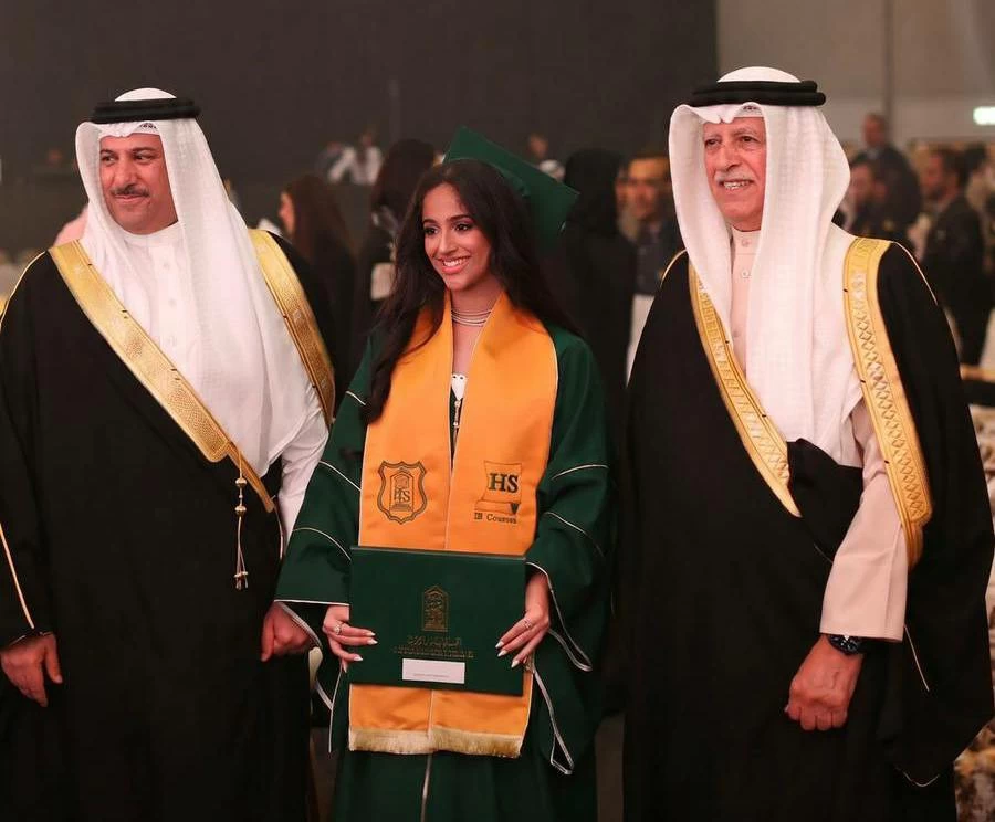 البحرين – عائلة نايف بن صالح المسلم تحتفل بتخرج ميار من مدرسة بيان البحرين البحرين – عائلة نايف بن صالح المسلم تحتفل بتخرج ميار من مدرسة بيان البحرين