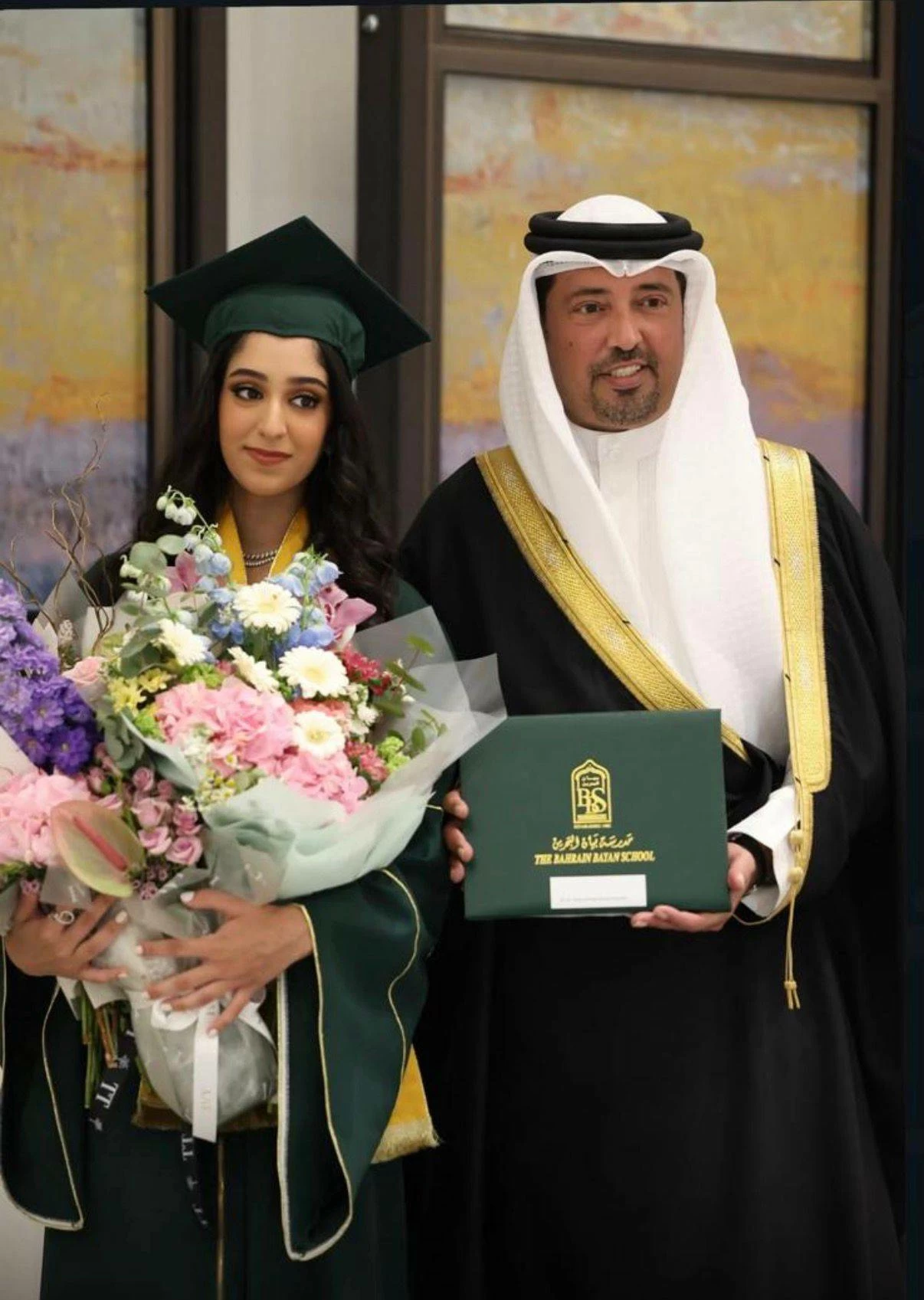 البحرين – الشيخ أحمد بن حمد آل خليفة يحتفل بتخرج ابنته هيا من مدرسة بيان البحرين البحرين – الشيخ أحمد بن حمد آل خليفة يحتفل بتخرج ابنته هيا من مدرسة بيان البحرين