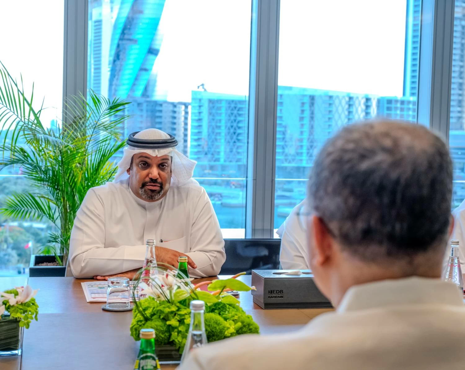 البحرين – وزير المالية يستقبل السفير الفلبيني ويستعرض معه مسارات التعاون الاقتصادي والاستثماري البحرين – وزير المالية يستقبل السفير الفلبيني ويستعرض معه مسارات التعاون الاقتصادي والاستثماري
