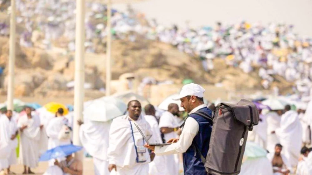 البحرين – وزارة الحج والعمرة تدعو ضيوف الله إلى البقاء في معسكراتهم بعرفات حفاظا على سلامتهم البحرين – وزارة الحج والعمرة تدعو ضيوف الله إلى البقاء في معسكراتهم بعرفات حفاظا على سلامتهم