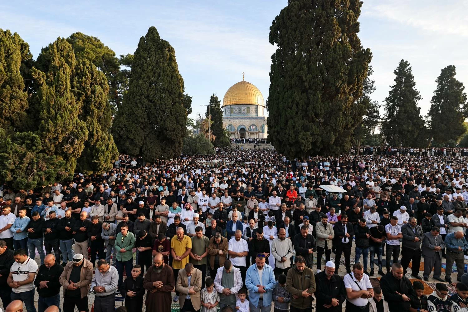 140 ألف مصلِ يؤدون صلاة عيد الأضحى في المسجد الأقصى 