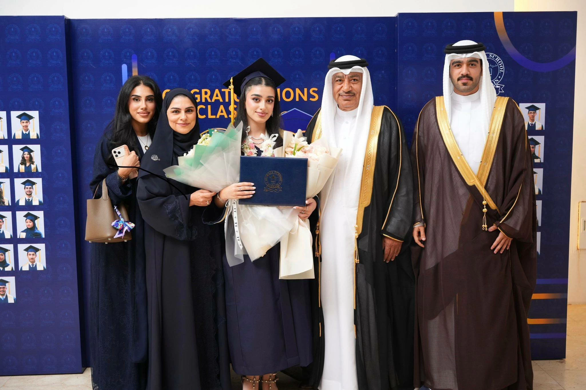 عائلة اللواء عبدالسلام العريفي تحتفل بتخرج ابنتها منيرة من «الرجاء» 