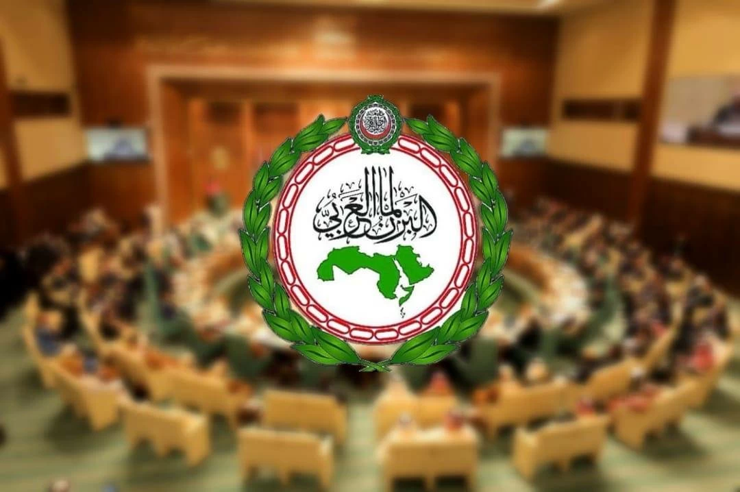 البرلمان العربي يُدين بشدة الاعتداءات الإيرانية بالمسيرات والصواريخ على البحرين والكويت 