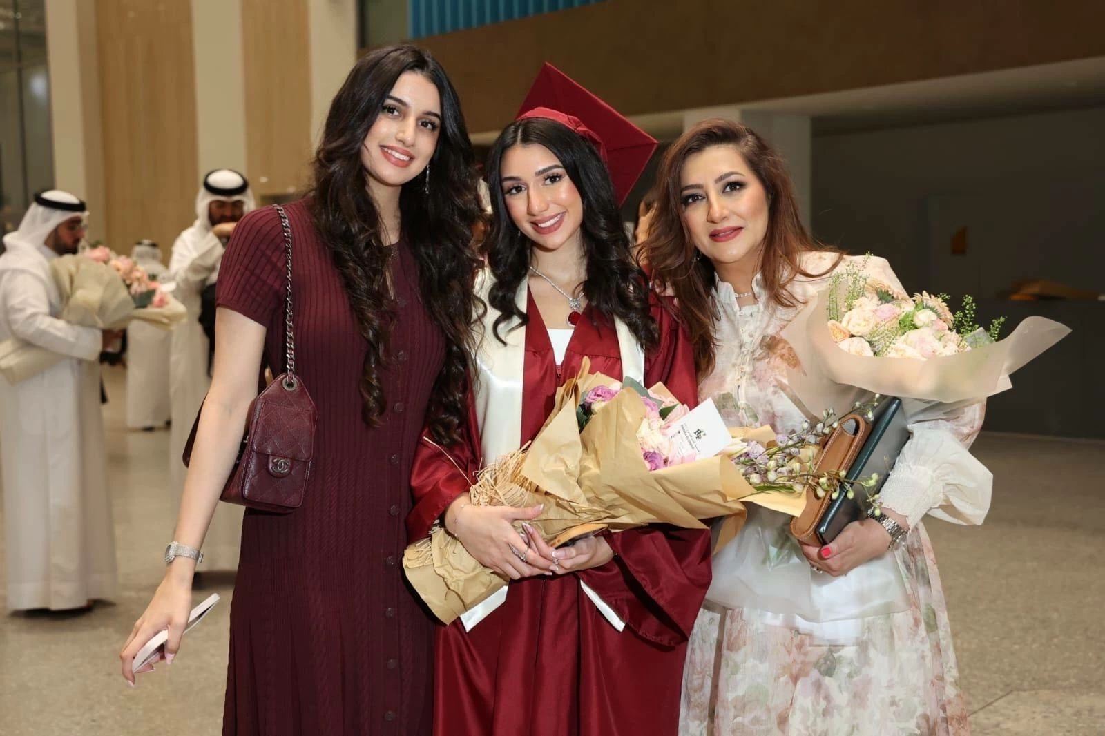 ديما رسول الحداد تحتفل بتخرج ابنتها صوفيا رعد من ابن خلدون الوطنية 