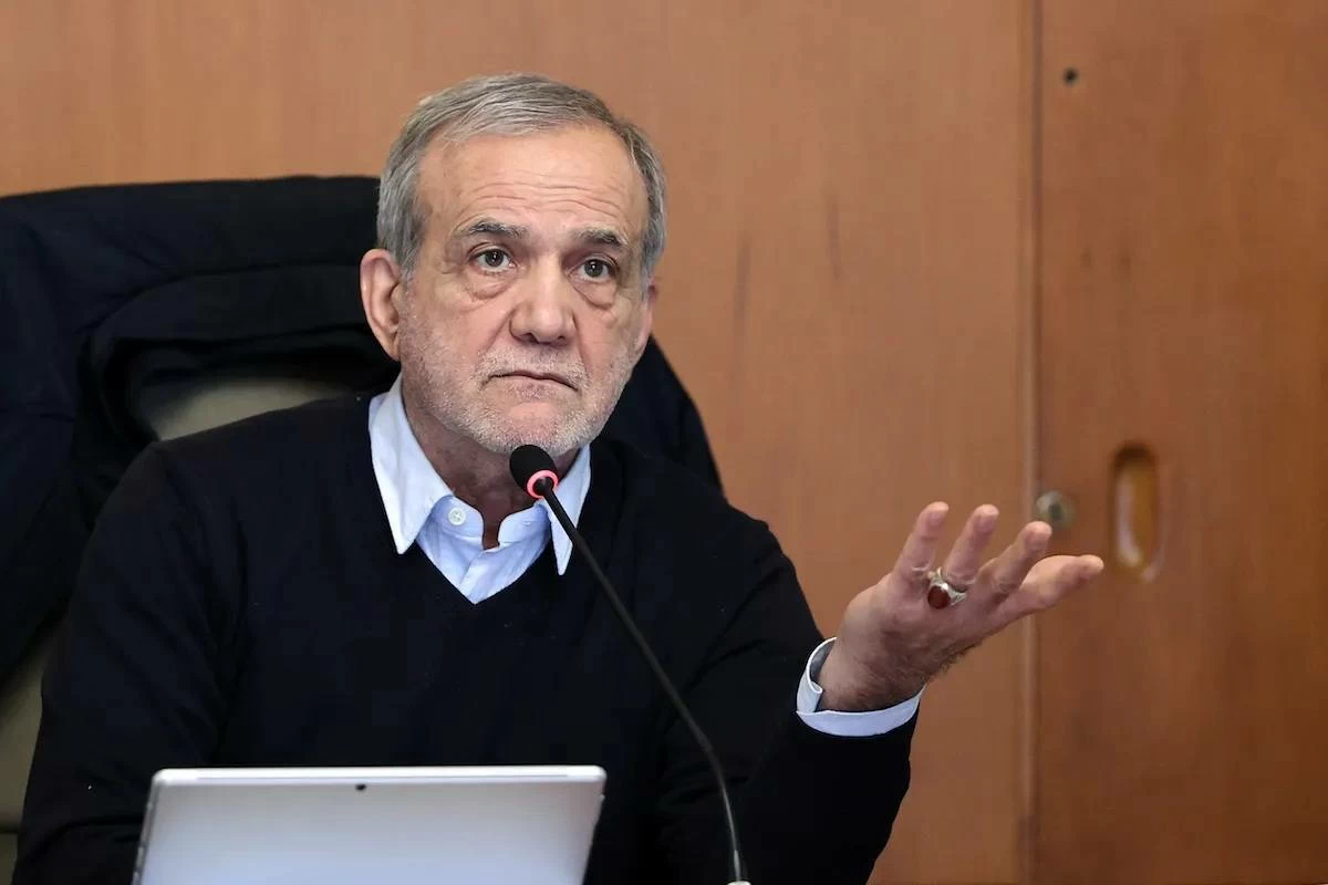 بزشكيان يهاجم الإعلام الرسمي الإيراني ويلوح بالرد على الانتقادات الموجهة للحكومة 
