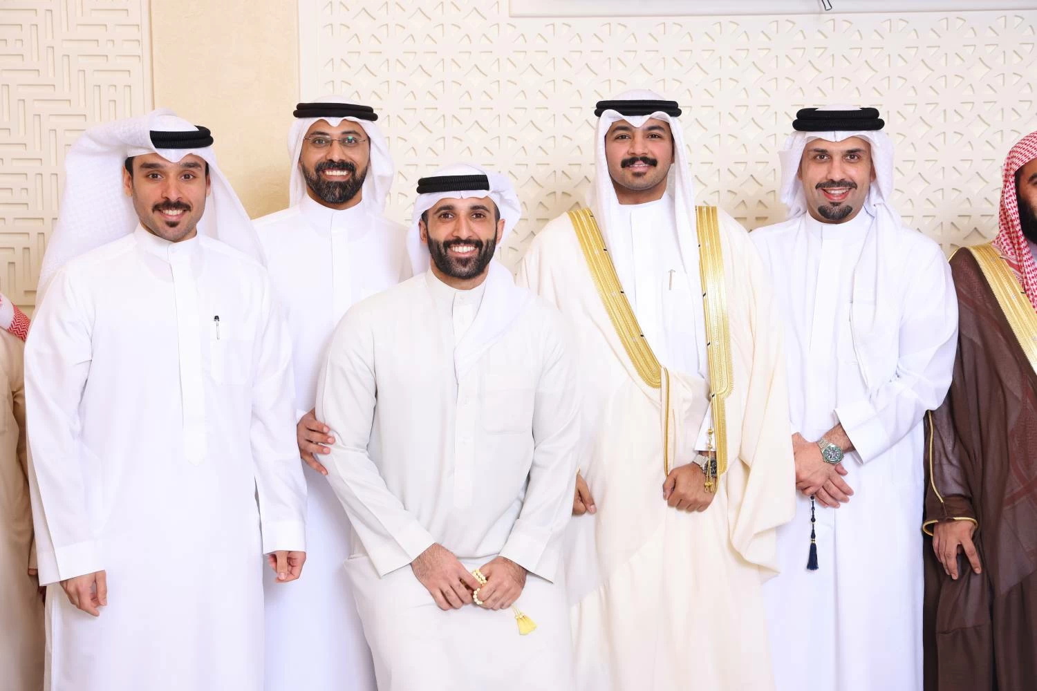 محمد بن ناصر عبدالله يحتفل بعقد قران نجله الزميل ناصر 