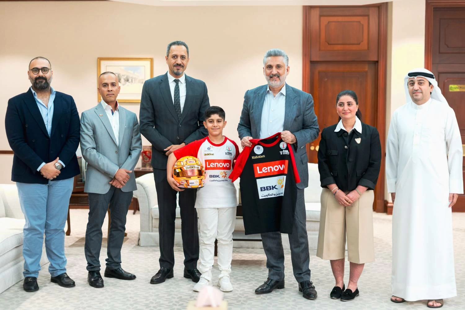 البطل البحريني طارق صوفي يسطع في عالم سباقات «الكارتنج» الدولية 