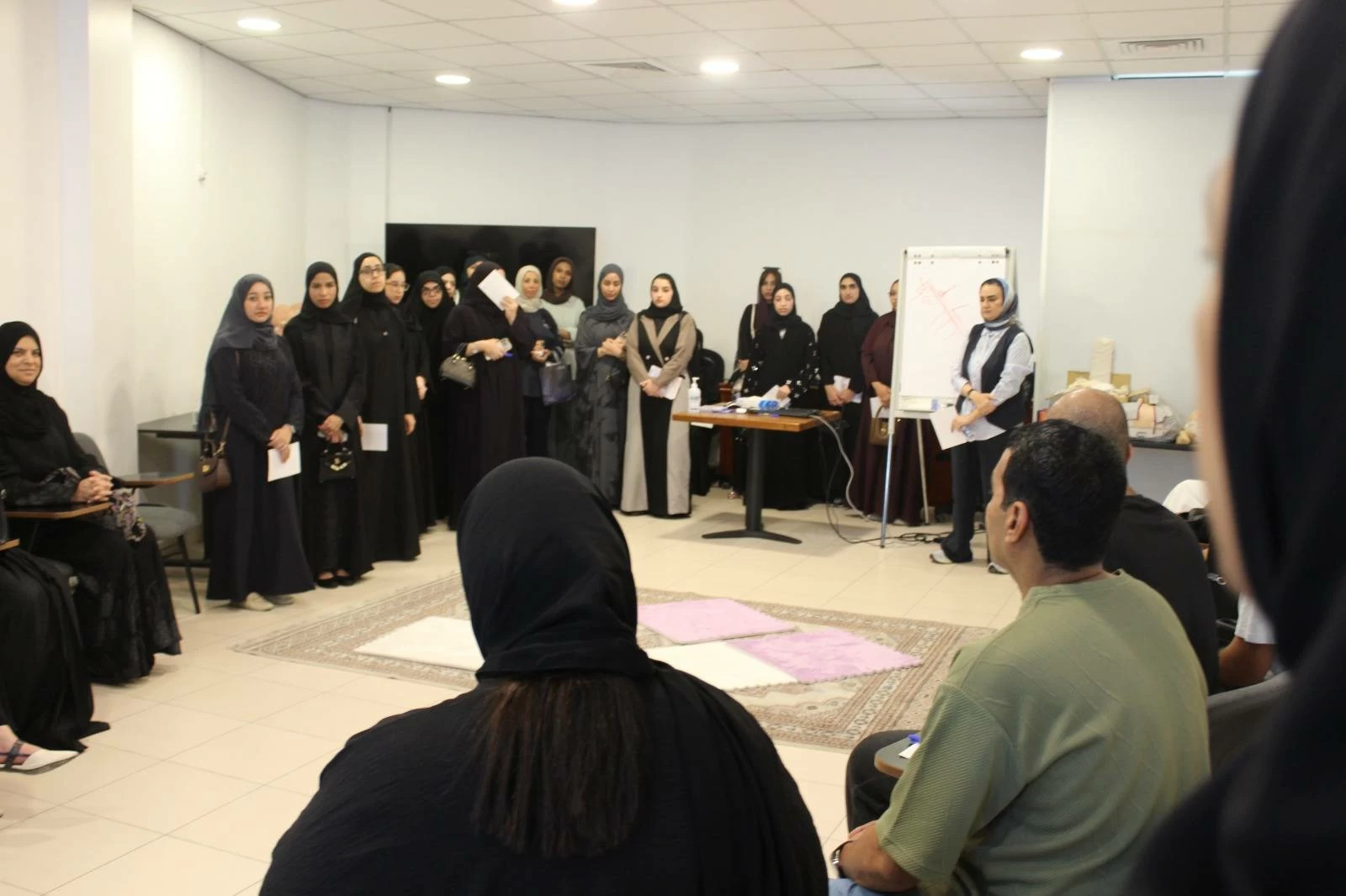 البحرين – الهلال الأحمر البحريني ينظم زيارة تعريفية لأعضائه المتطوعين الجدد