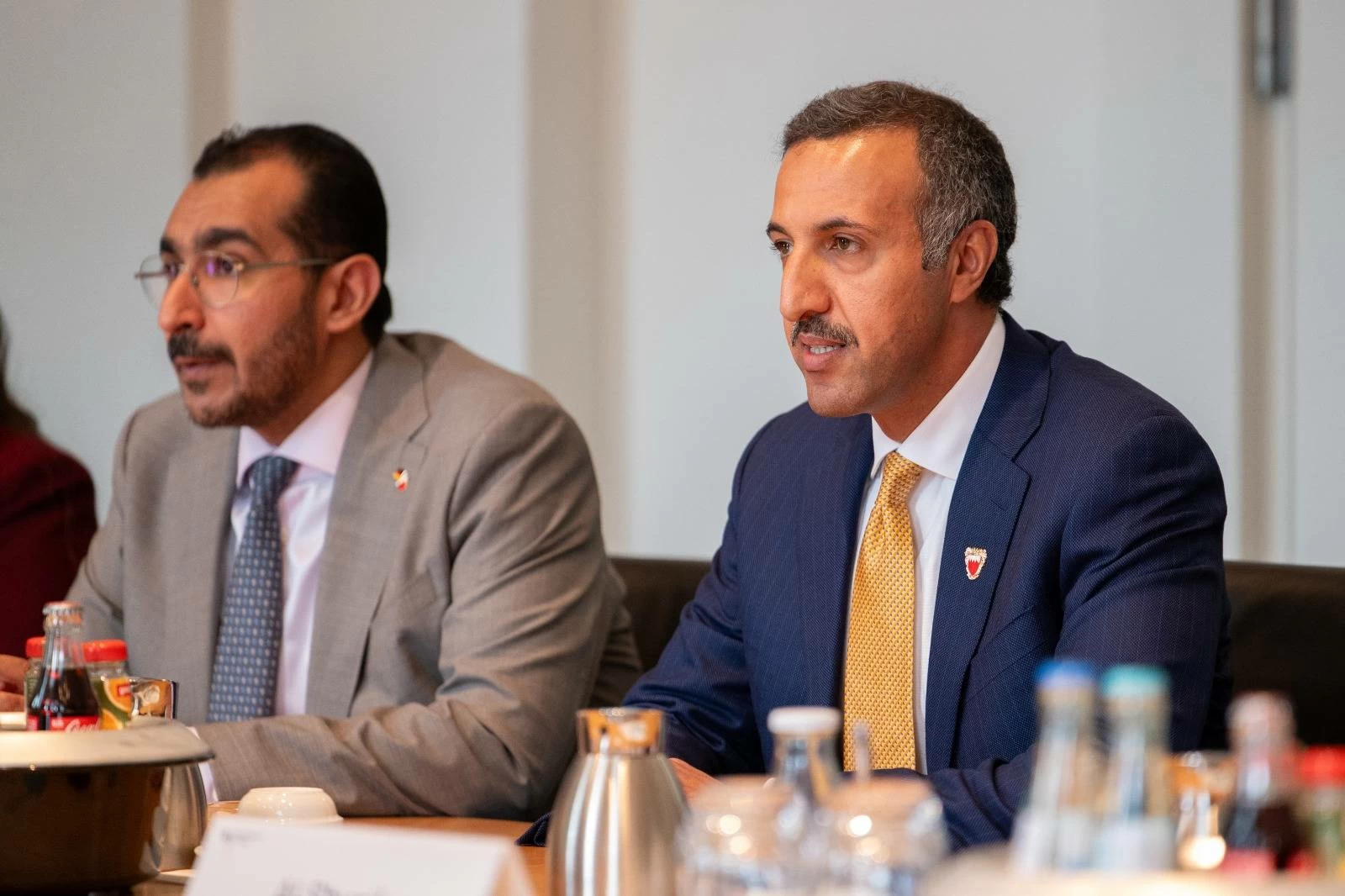 البحرين – وزير المواصلات والاتصالات يجتمع مع وزير النقل الألماني