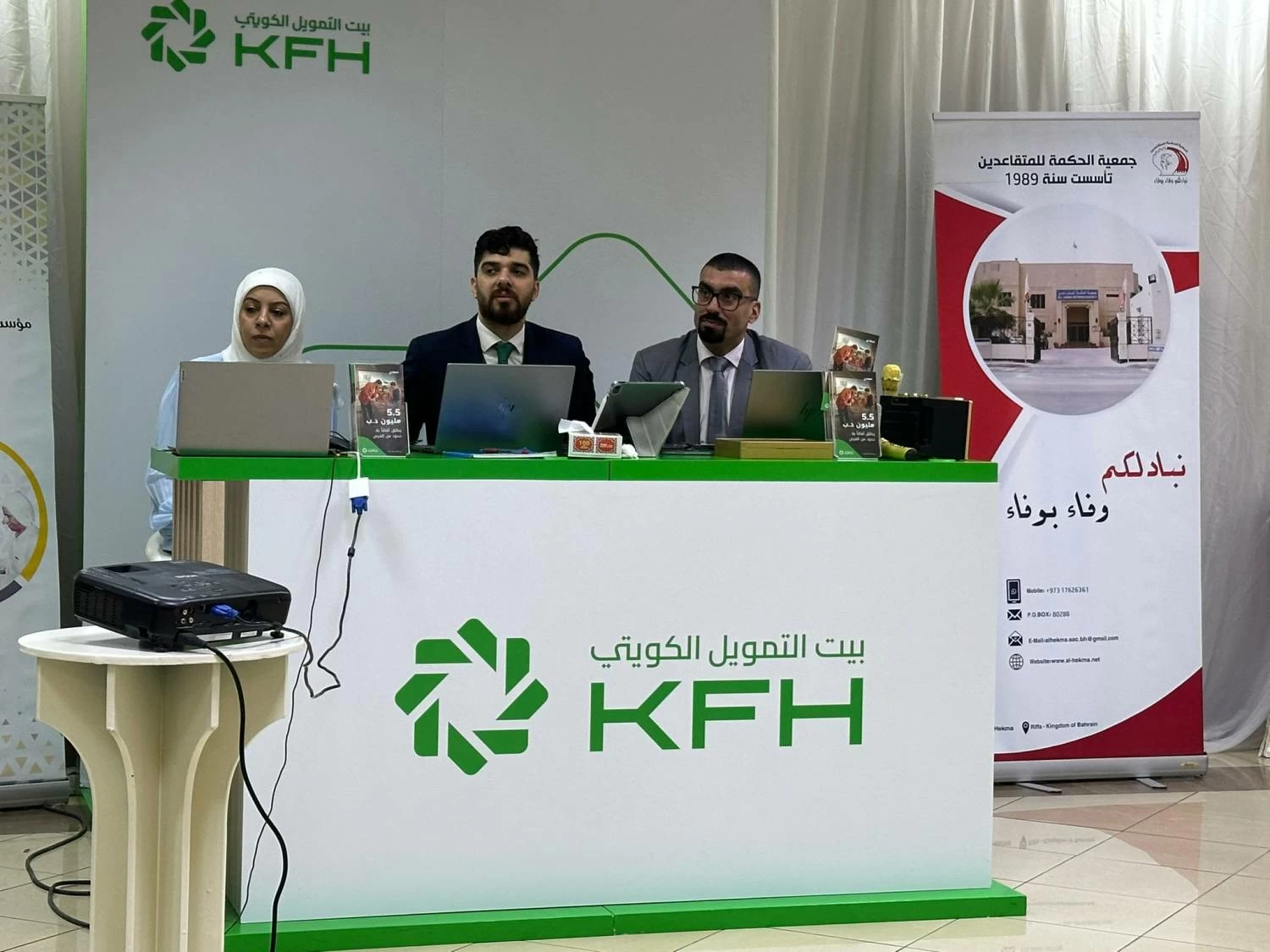 البحرين – “الحكمة للمتقاعدين” تبحث مع بيت التمويل الكويتي تطوير المزايا والخدمات المقدمة للمتقاعدين البحرين – “الحكمة للمتقاعدين” تبحث مع بيت التمويل الكويتي تطوير المزايا والخدمات المقدمة للمتقاعدين