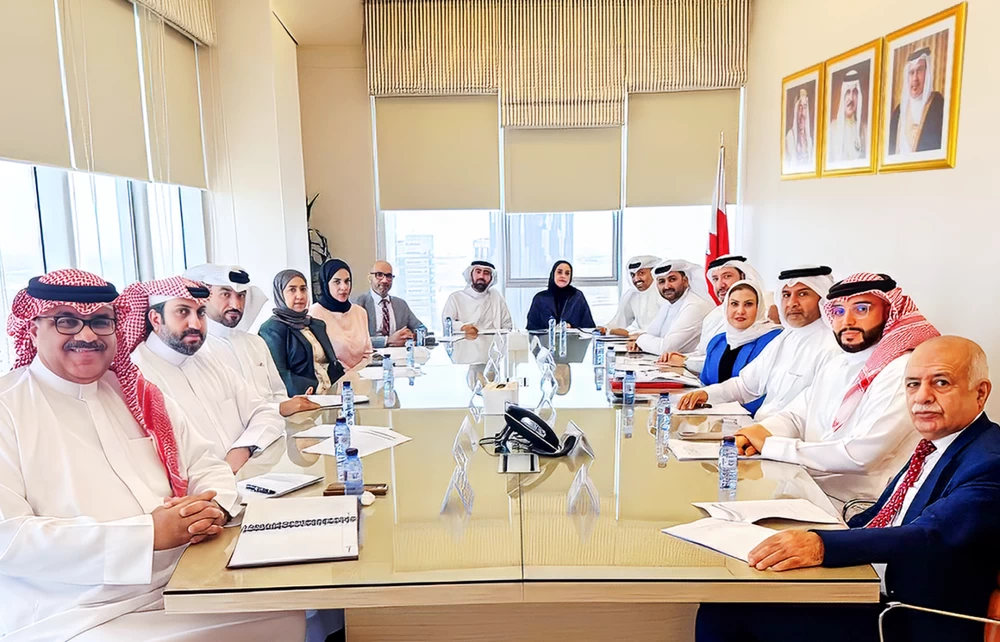 البحرين – لجنة حقوق السجناء والمعتقلين تعقد اجتماعها الدوري وتستعرض خطط الزيارات المستقبلية