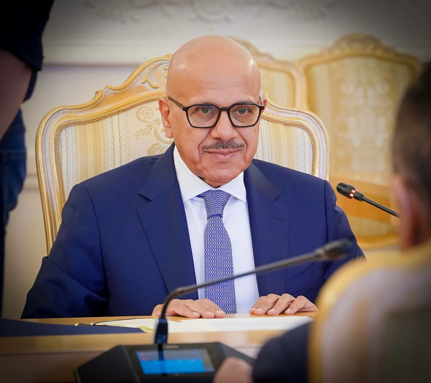 البحرين – وزير الخارجية يعقد جلسة حوارية مع وزير خارجية روسيا الاتحادية
