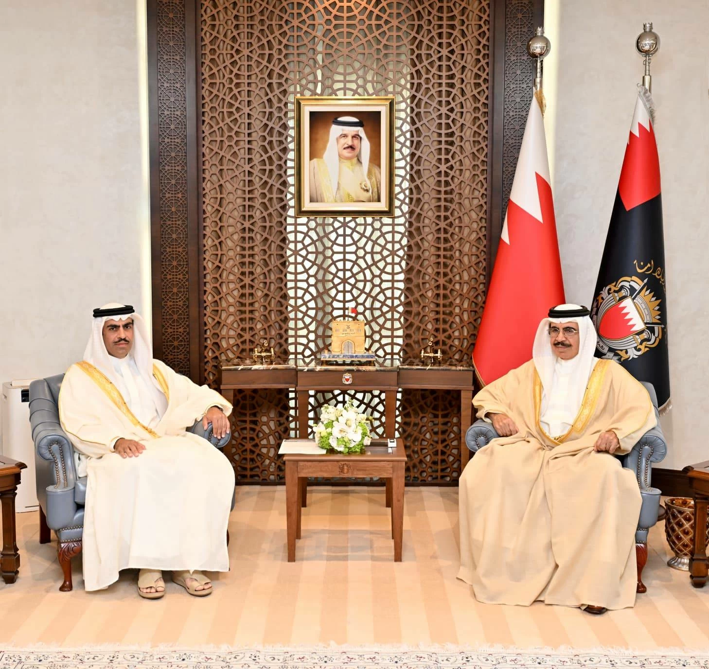 البحرين – وزير الداخلية يستقبل سفير مملكة البحرين لدى الولايات المتحدة الأمريكية
