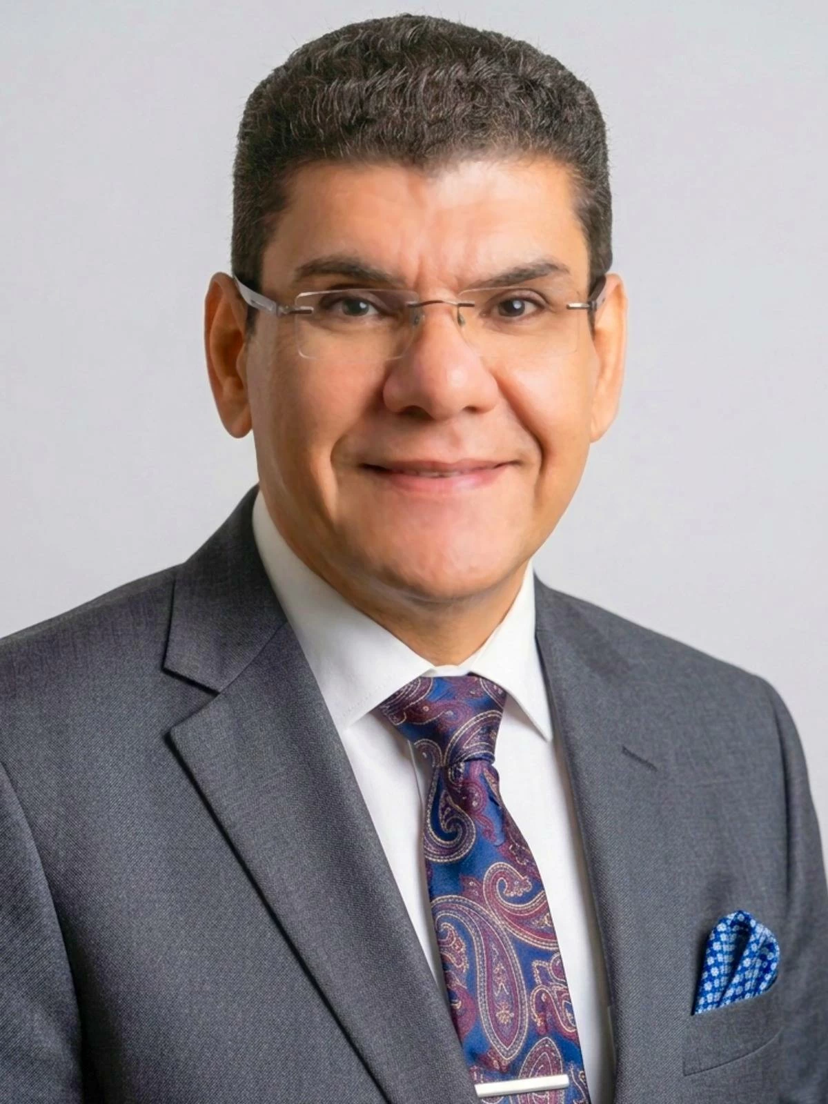 الحجري: الصيف بطوله وحره يحل على البحرين الأحد القادم 