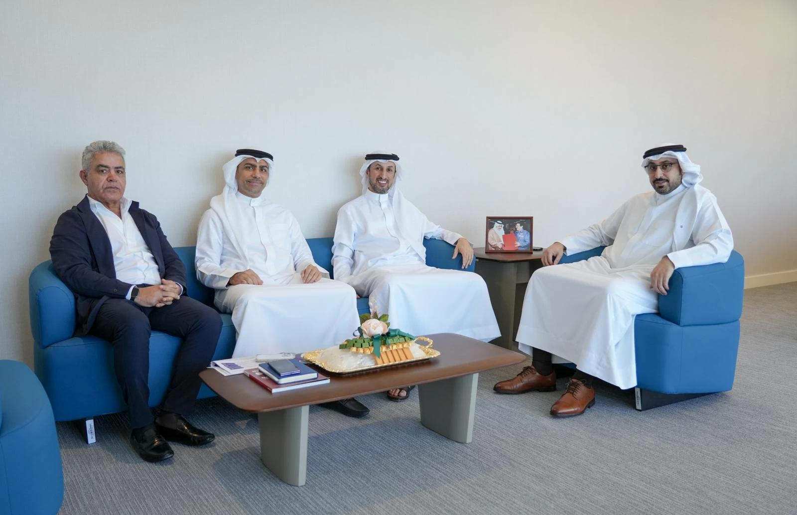 البحرين – الوكيل المساعد لـ«الاتصالات» يستقبل رئيس قطاع الشؤون الحكومية بشركة الاتصالات السعودية البحرين