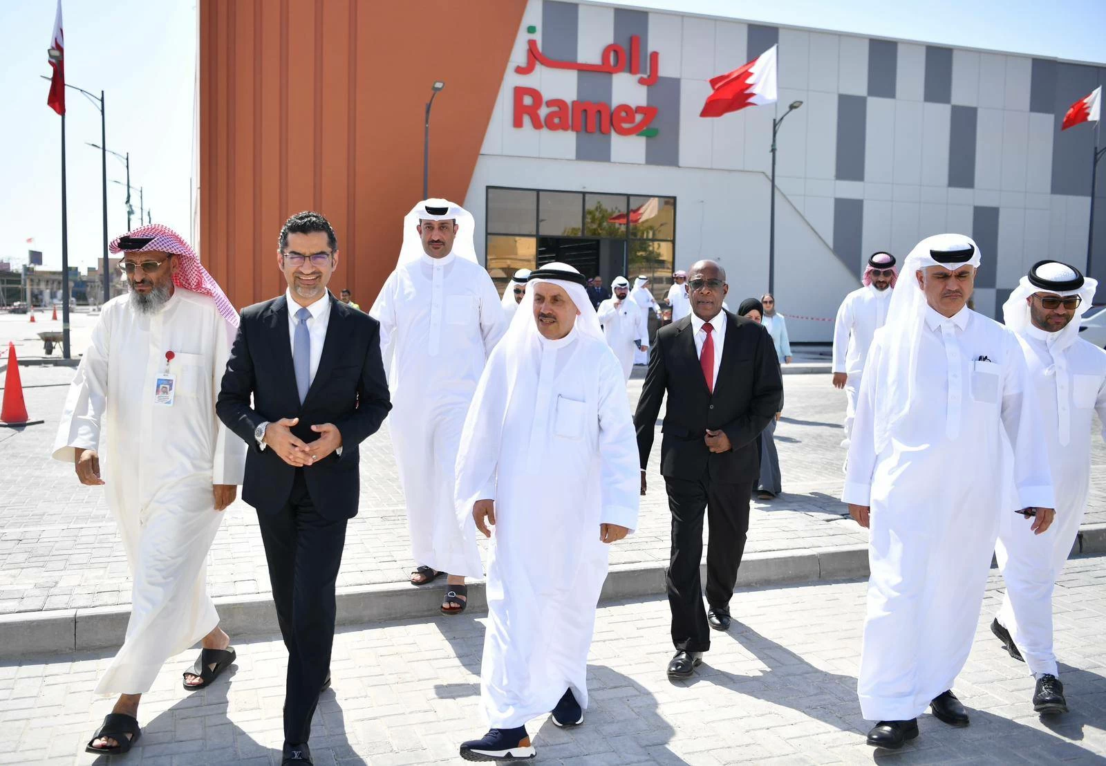 البحرين – وزير الشؤون البلدية والزراعة: افتتاح مشروع المجمع التجاري بمدينة عيسى خلال الربع الأخير من العام الجاري