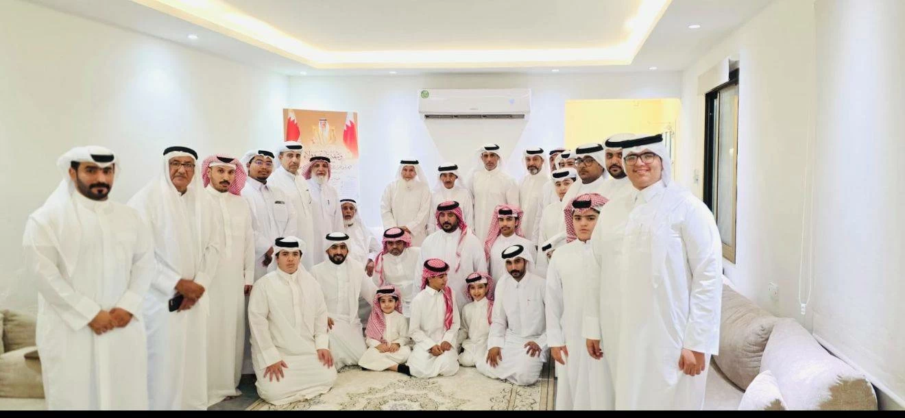 البحرين – قبيلة البوكوارة “البوعفرة” توقع وثيقة دعم وولاء لجلالة الملك
