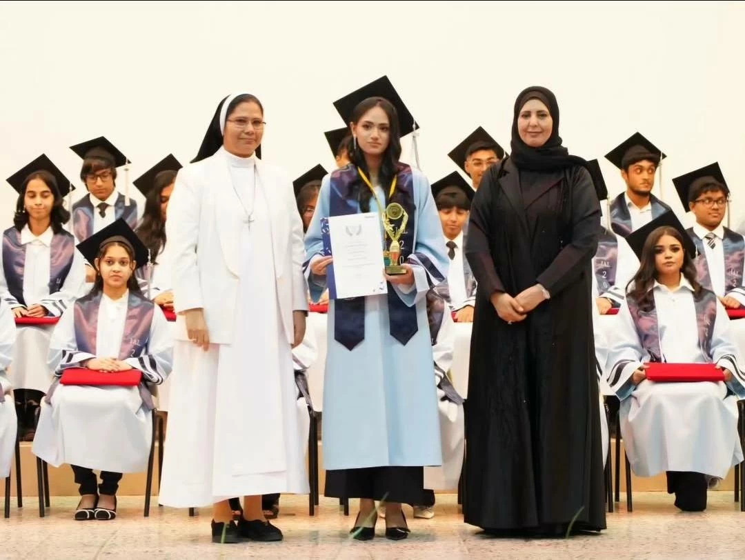 البحرين – دانيا محمود رفيق تحتفل بتخرجها من مدرسة القلب المقدس بامتياز البحرين – دانيا محمود رفيق تحتفل بتخرجها من مدرسة القلب المقدس بامتياز