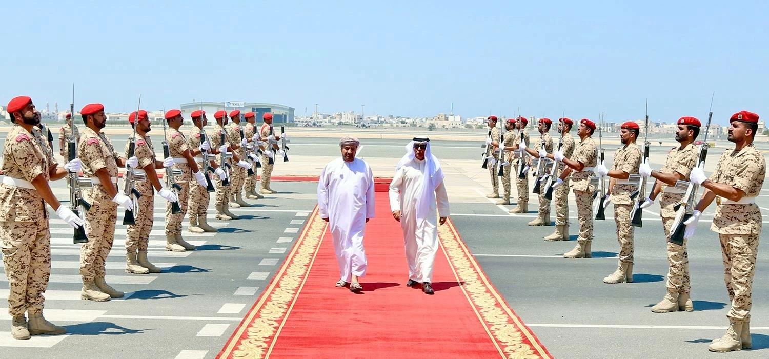 البحرين – رئيس الأركان يستقبل نظيره في سلطنة عمان الشقيقة
