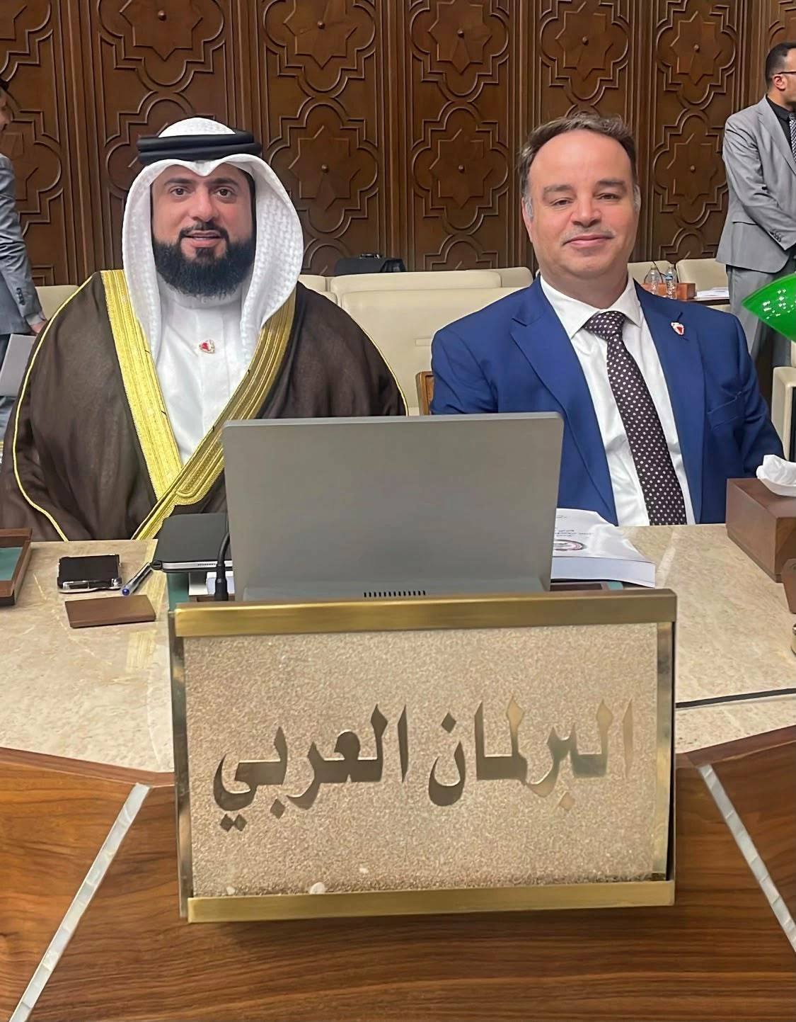 البحرين – الأحمد والعشيري: الأمن العربي يدعم نهج مملكة البحرين الثابت المبني على الرؤية الملكية السامية البحرين – الأحمد والعشيري: الأمن العربي يدعم نهج مملكة البحرين الثابت المبني على الرؤية الملكية السامية