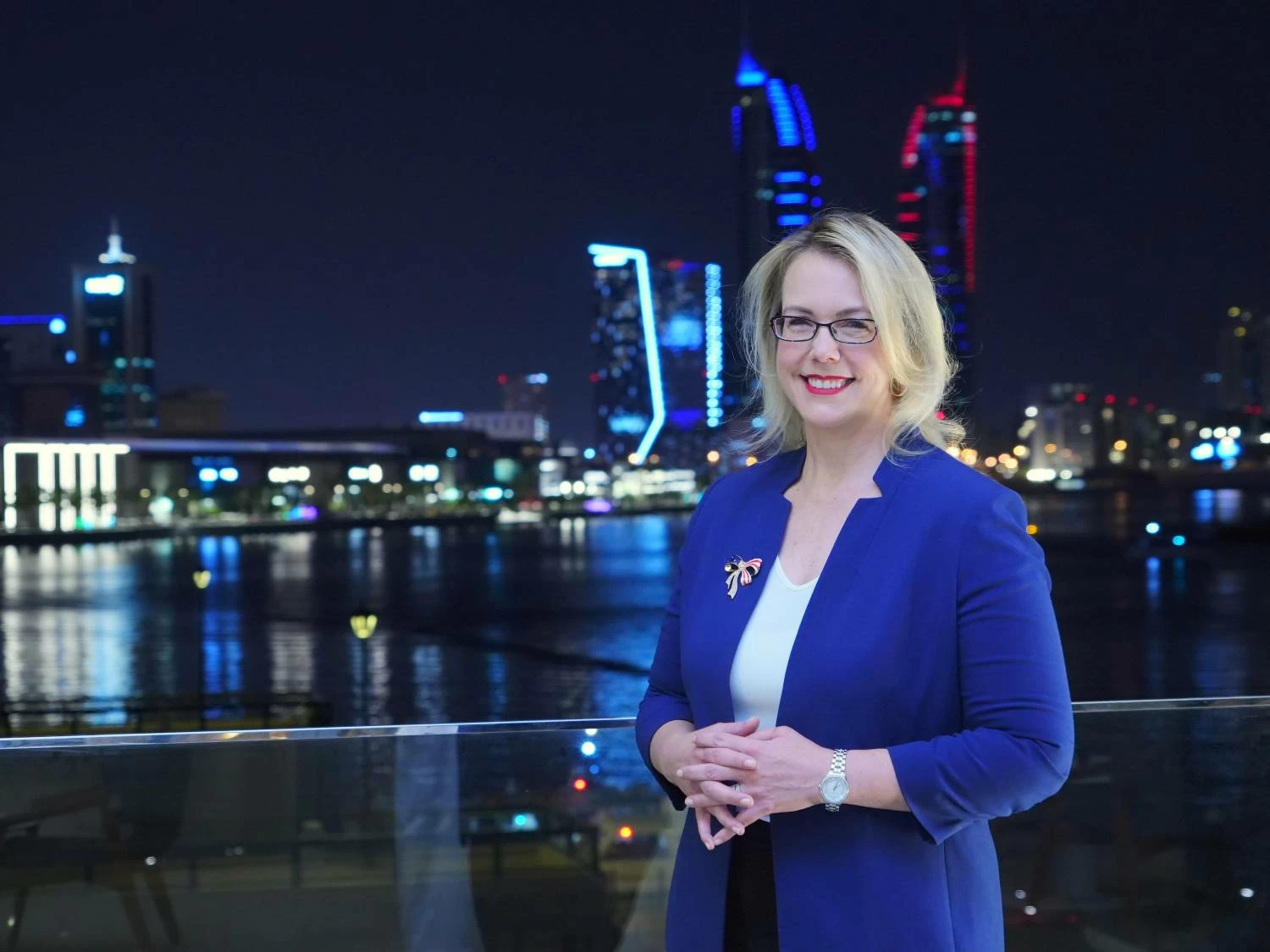 البحرين – إضاءة معالم المنامة احتفالاً بالذكرى الـ 250 لتأسيس الولايات المتحدة الأمريكية