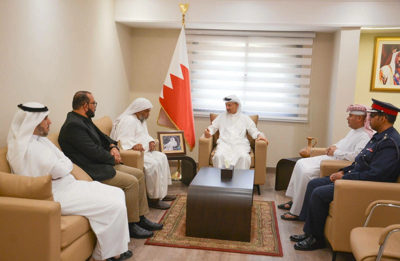 البحرين – محافظ الشمالية يشيد بتعاون ممثلي مآتم الدراز ومساهمتهم في إنجاح موسم عاشوراء