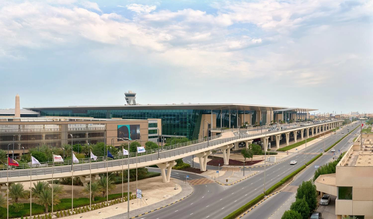 البحرين – 2.2 مليون مسافر و21 ألف حركة جوية في مطار البحرين خلال 5 أشهر الأولى من 2026