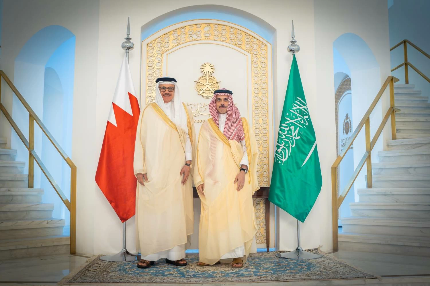 البحرين – وزيرا خارجية البحرين والمملكة العربية السعودية يناقشان الجهود المبذولة لضمان حرية الملاحة البحرية في المنطقة البحرين – وزيرا خارجية البحرين والمملكة العربية السعودية يناقشان الجهود المبذولة لضمان حرية الملاحة البحرية في المنطقة